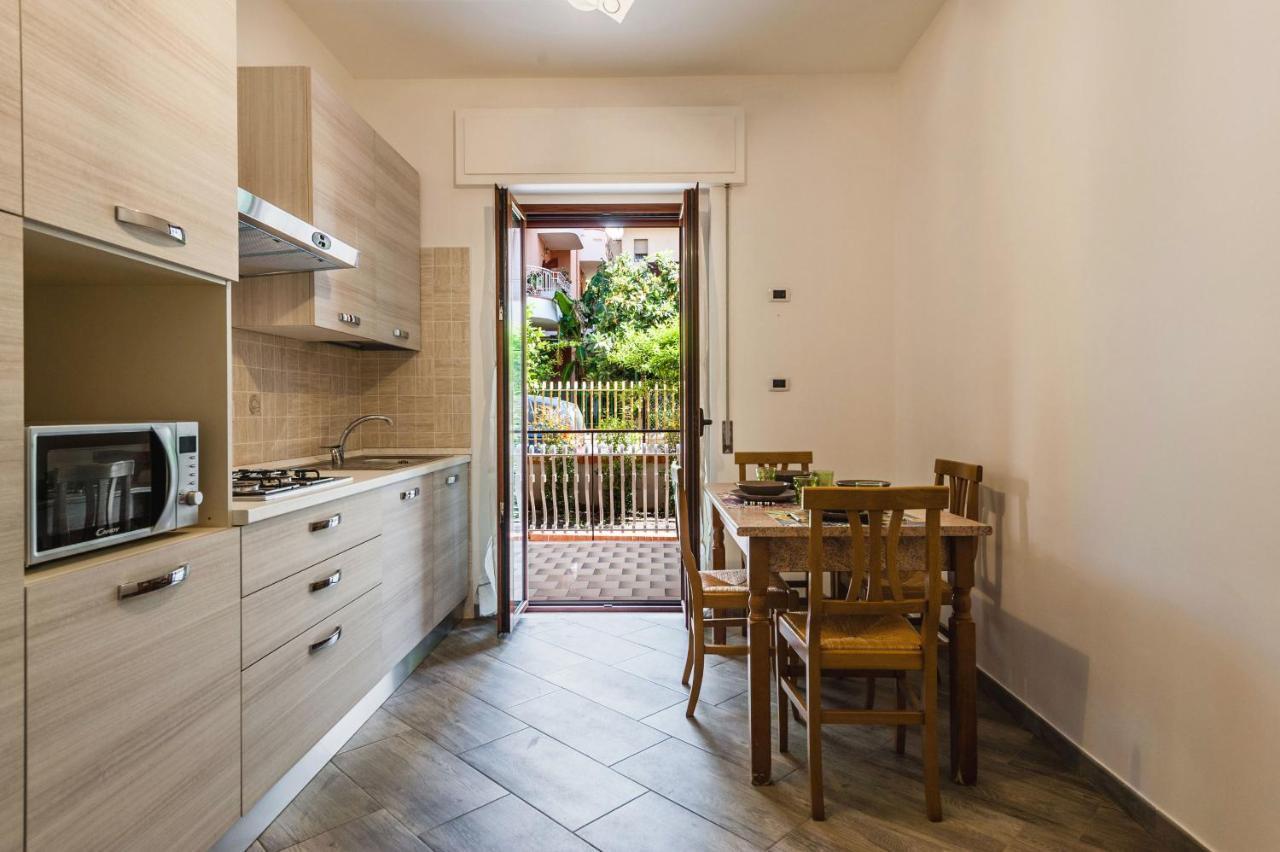 Lemon Tree Apartments By Wonderful Italy Giardini-Naxos Exterior foto