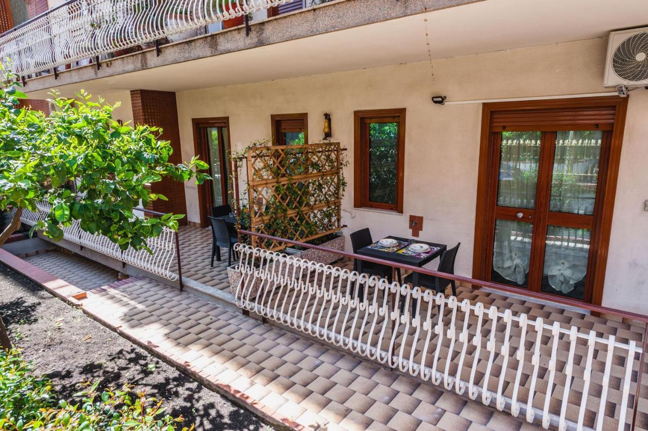 Lemon Tree Apartments By Wonderful Italy Giardini-Naxos Exterior foto